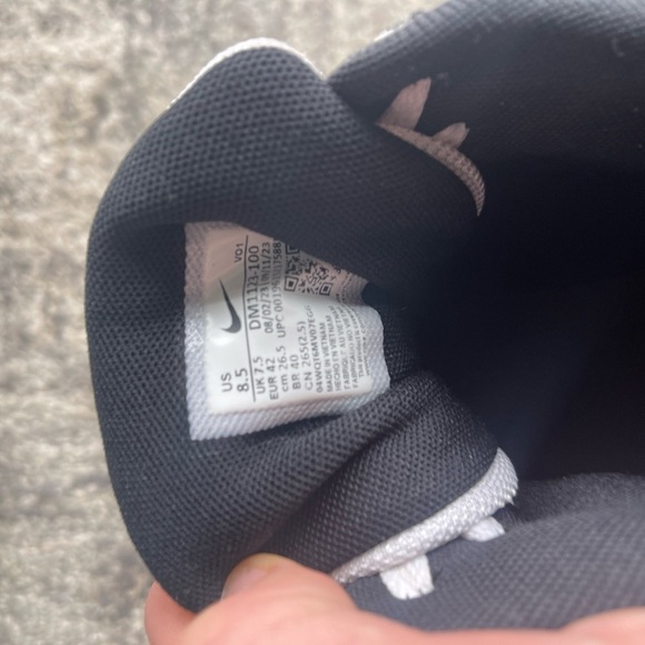 Nike Black and White Sneakers - Picture 4 of 6